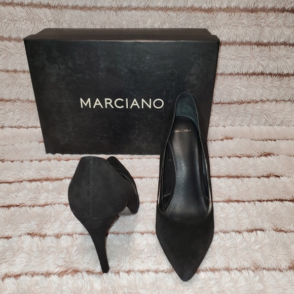 NEW -MARCIANO SUEDE PUMPS 👠 - Picture 8 of 8